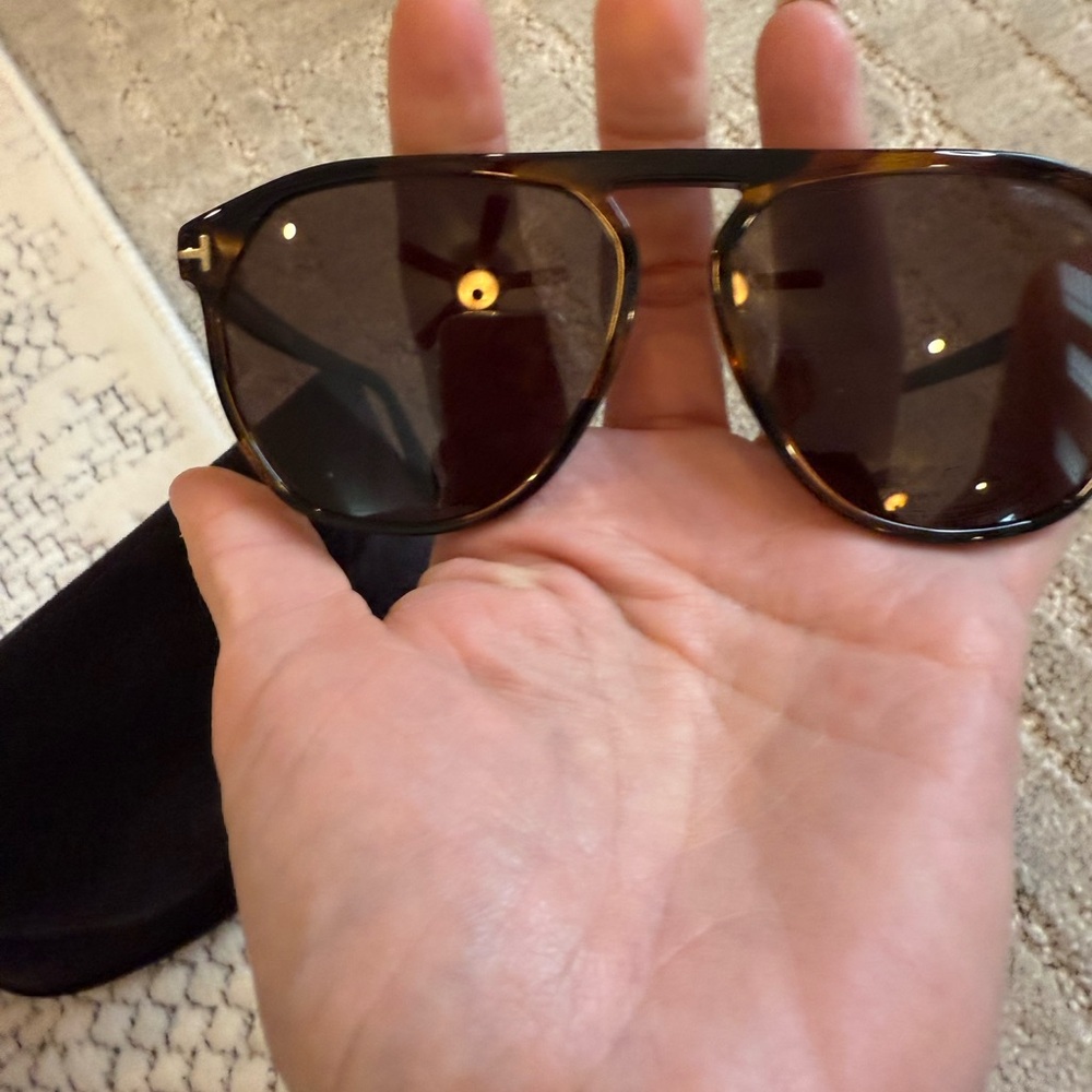 Tom Ford Black and Gold Card Holder - Picture 5 of 14